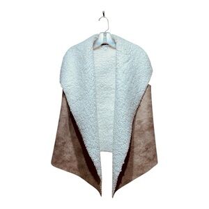 Women’s Coco+Jameson Buttonless Fleece Vest